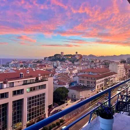 Charming 2-bedroom With Sea View, Panoramic Balcony, Ac Apartamento