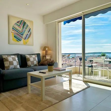 Charming 2-bedroom With Sea View, Panoramic Balcony, Ac Apartamento