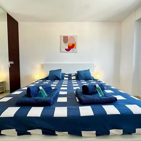 Charming 2-bedroom With Sea View, Panoramic Balcony, Ac *