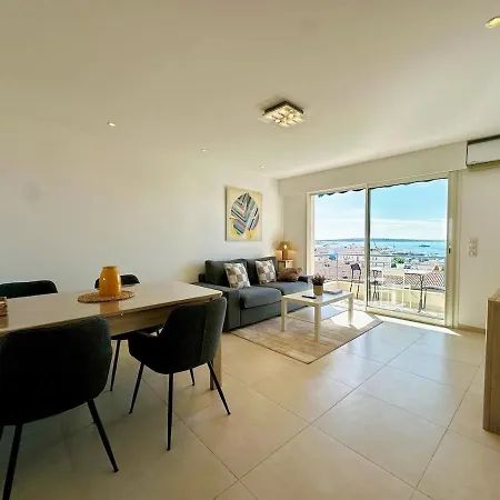 Charming 2-bedroom With Sea View, Panoramic Balcony, Ac