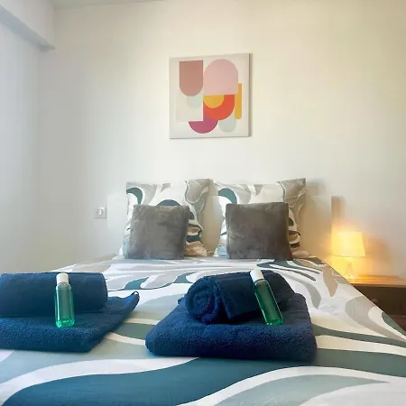 Charming 2-bedroom With Sea View, Panoramic Balcony, Ac Apartamento